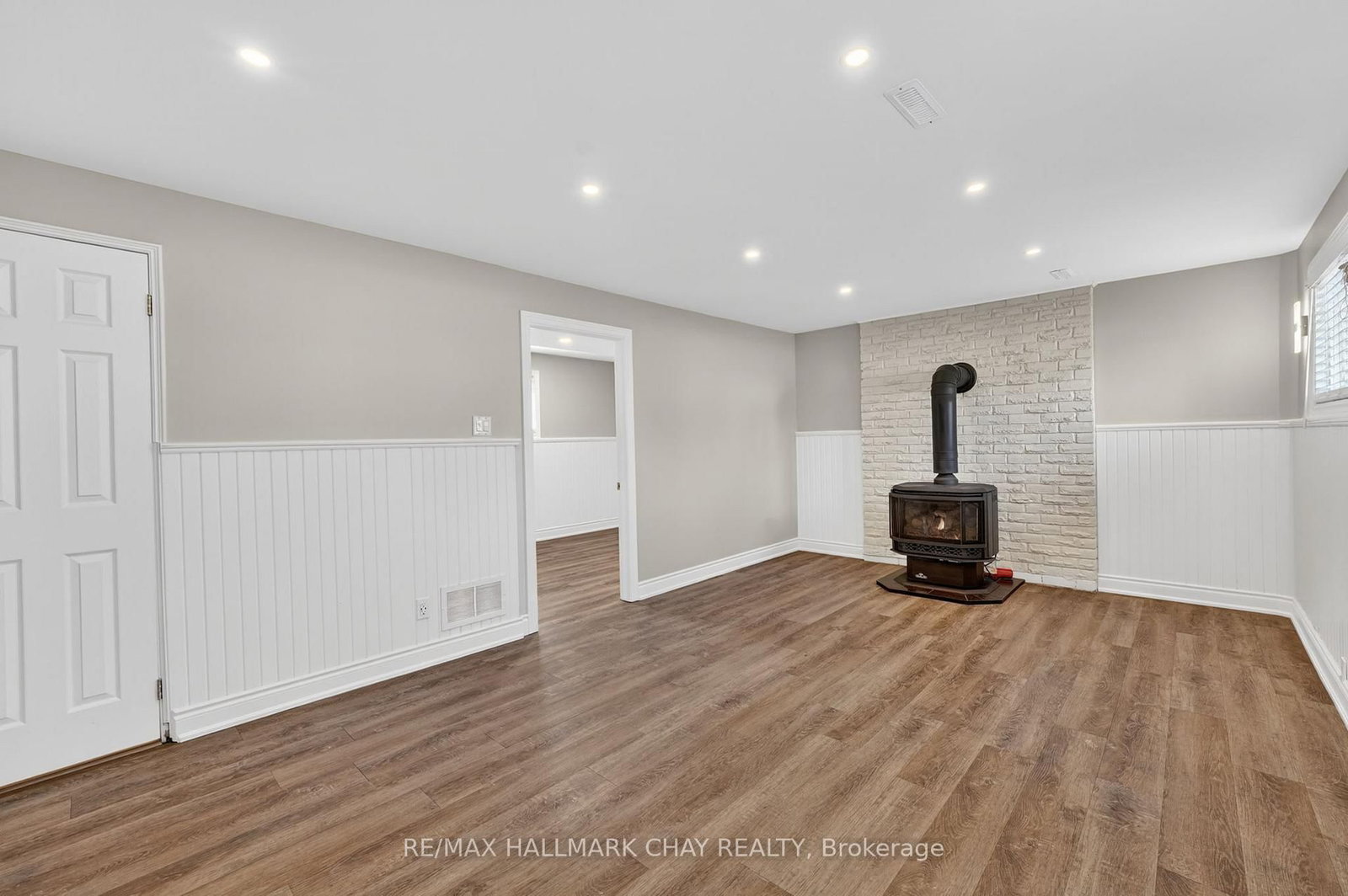 Detached House for sale at 224 Thornton Avenue, Essa, Ontario, L0L 2N0 - Thornton - MLS: N12984564