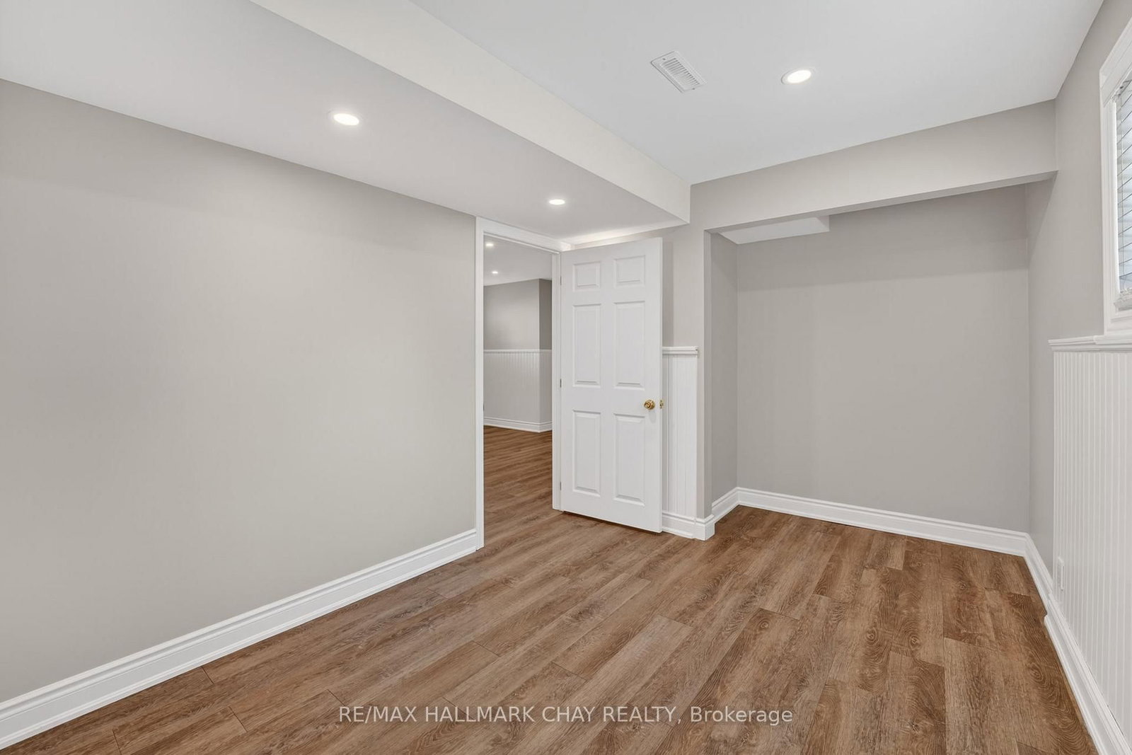 Detached House for sale at 224 Thornton Avenue, Essa, Ontario, L0L 2N0 - Thornton - MLS: N12984564