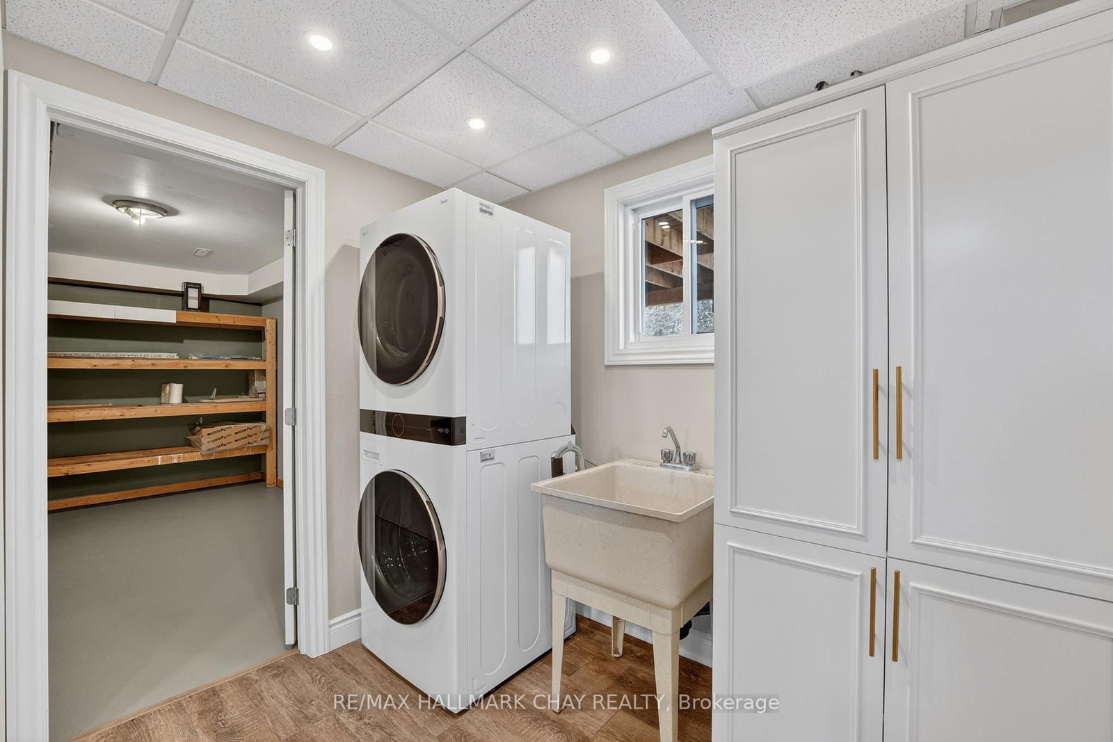 Detached House for sale at 224 Thornton Avenue, Essa, Ontario, L0L 2N0 - Thornton - MLS: N12984564