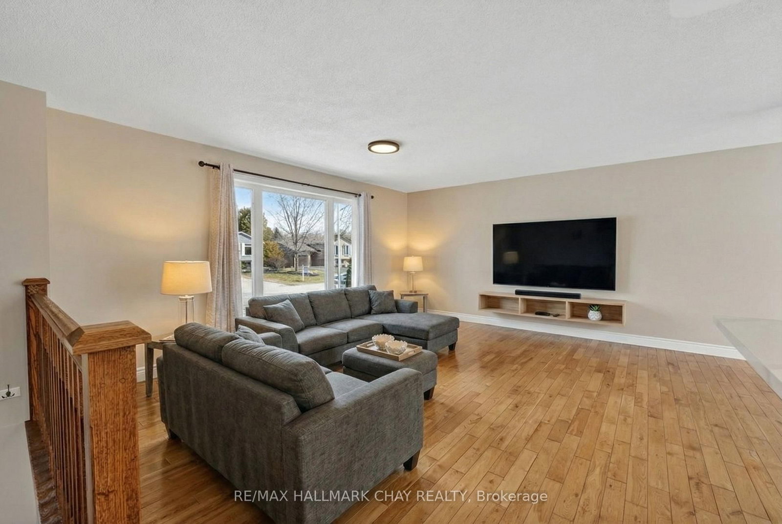 Detached House for sale at 224 Thornton Avenue, Essa, Ontario, L0L 2N0 - Thornton - MLS: N12984564