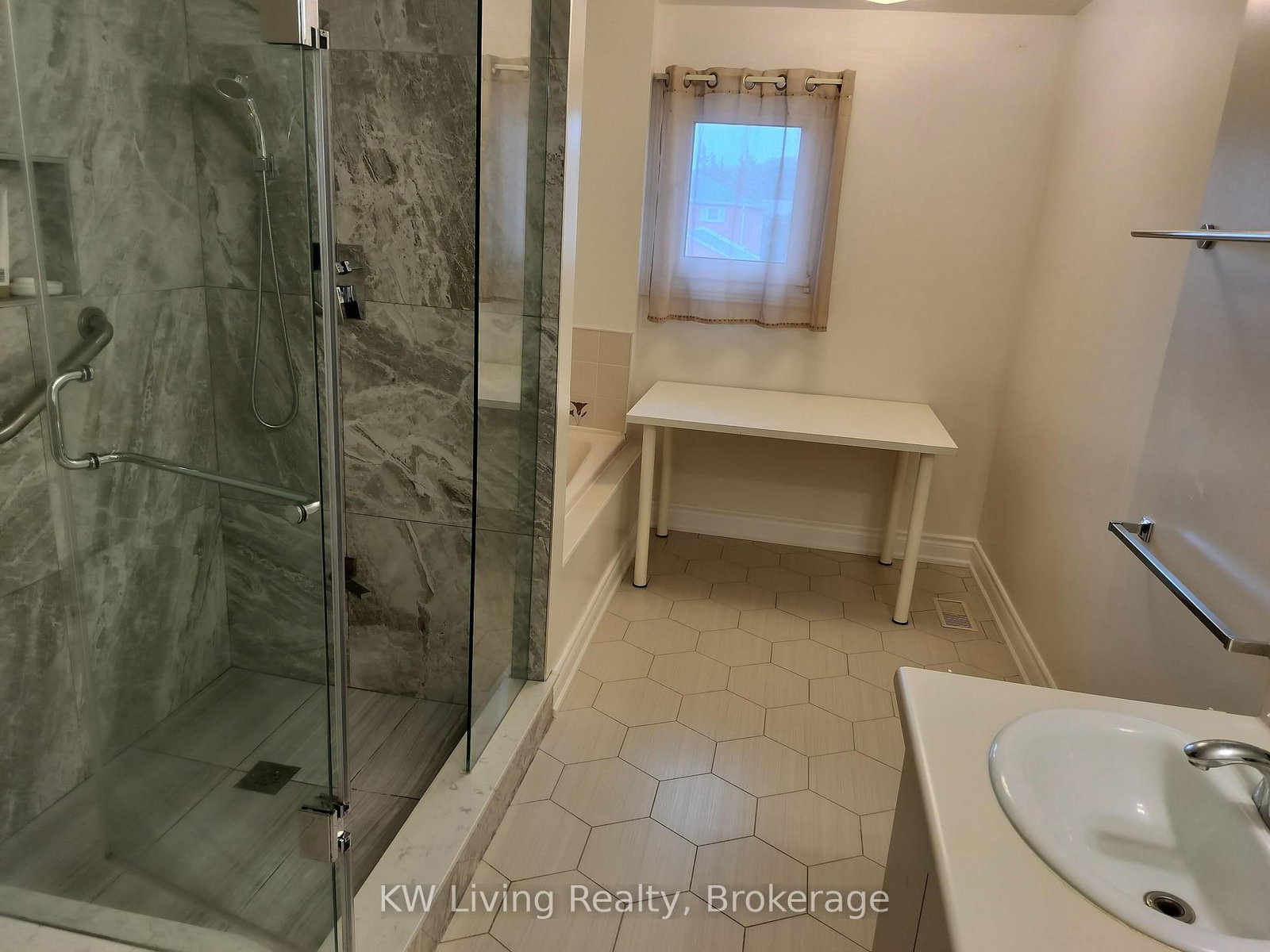 Detached House for sale at 215 Hollingham Road, Markham, Ontario, L3R 8K4 - Unionville - MLS: N12984618