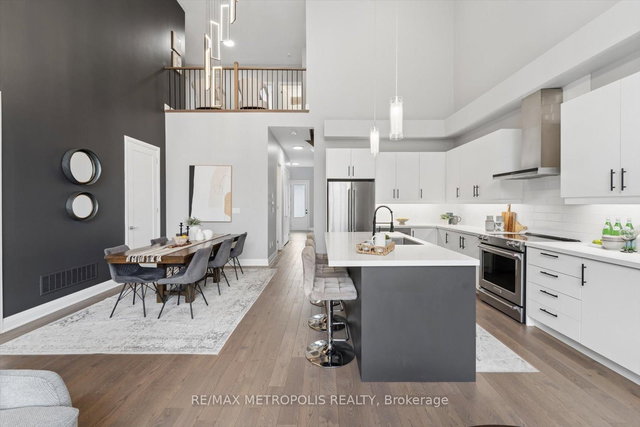 19 Vern Robertson Gate