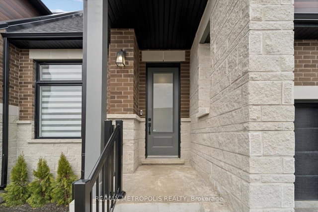 19 Vern Robertson Gate