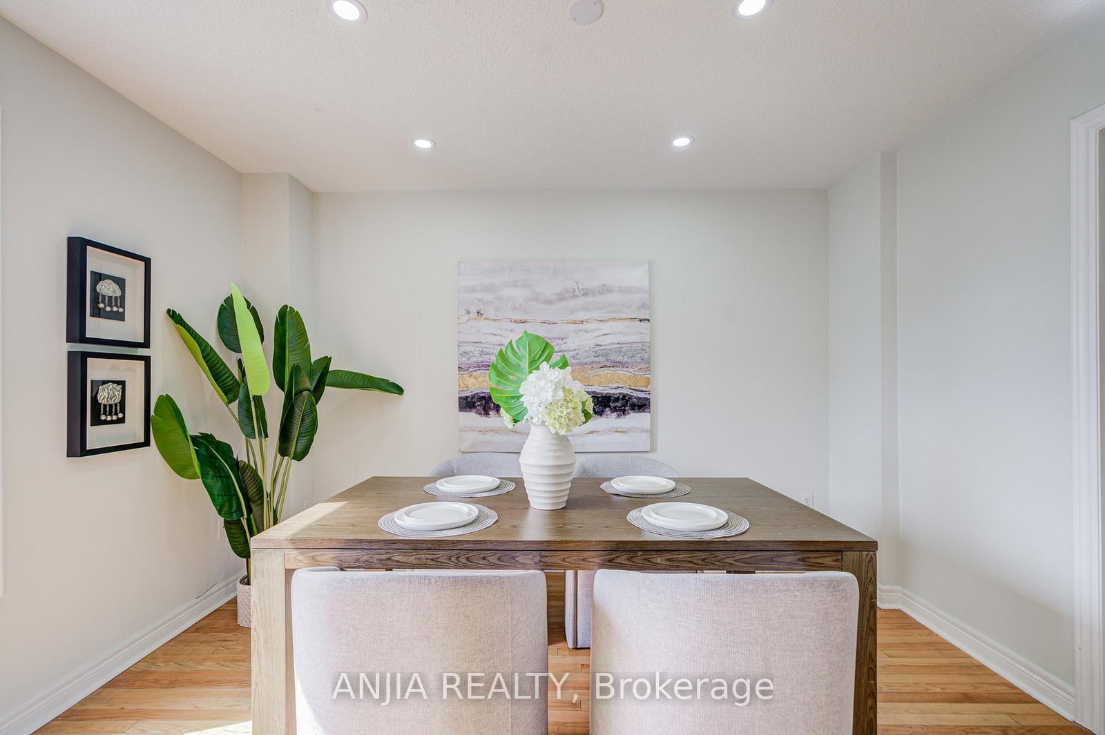 Townhouse for sale at 2033 Bur Oak Avenue, Markham, Ontario, L6E 1X3 - Greensborough - MLS: N12984846