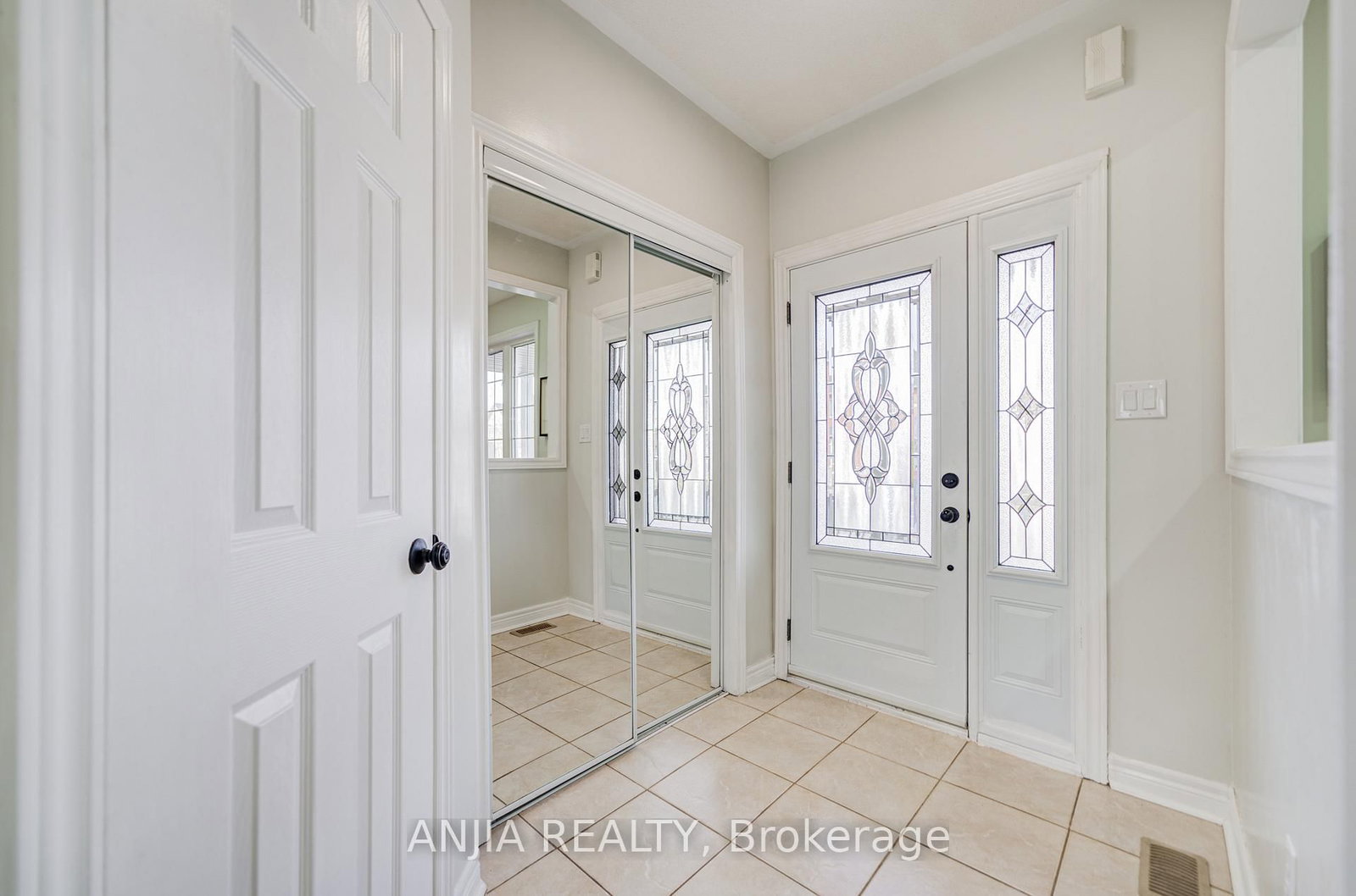 Townhouse for sale at 2033 Bur Oak Avenue, Markham, Ontario, L6E 1X3 - Greensborough - MLS: N12984846