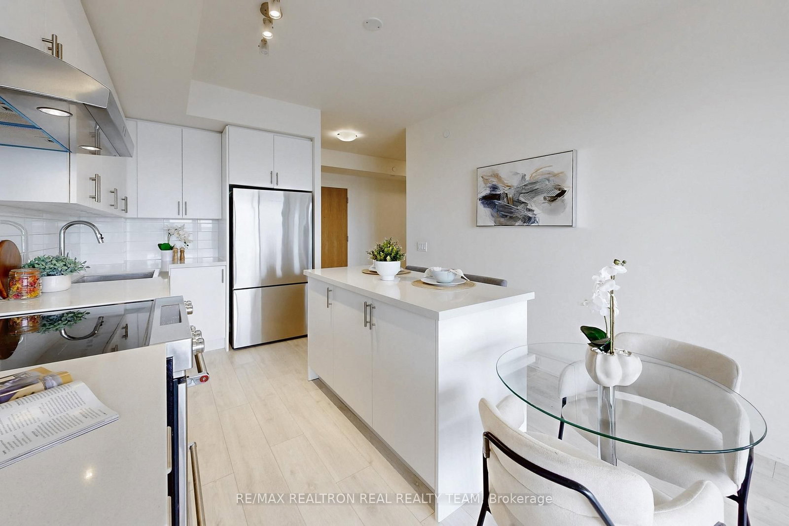 8960 Jane Street, Unit 211 - Photo 20