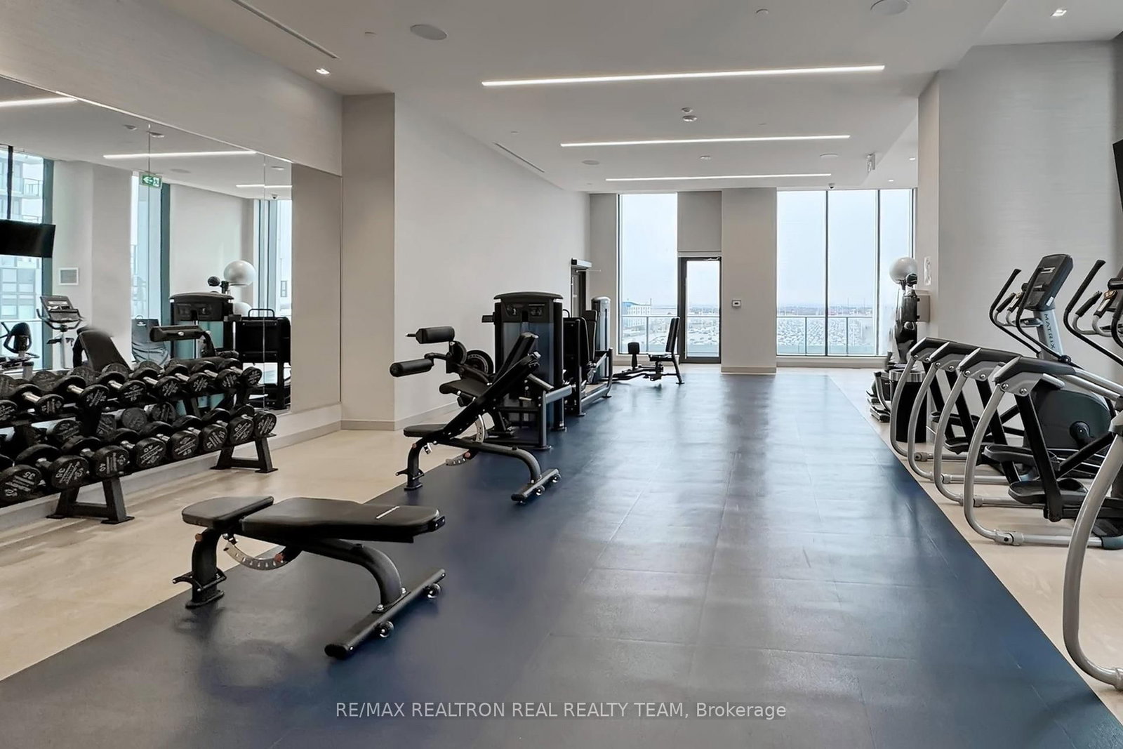 8960 Jane Street, Unit 211 - Photo 38