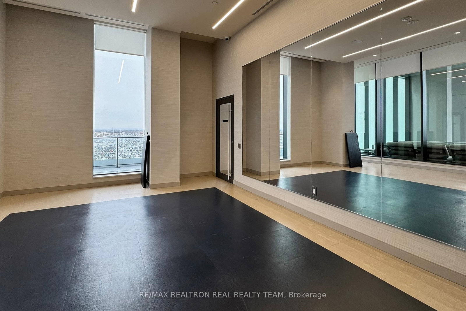 8960 Jane Street, Unit 211 - Photo 39