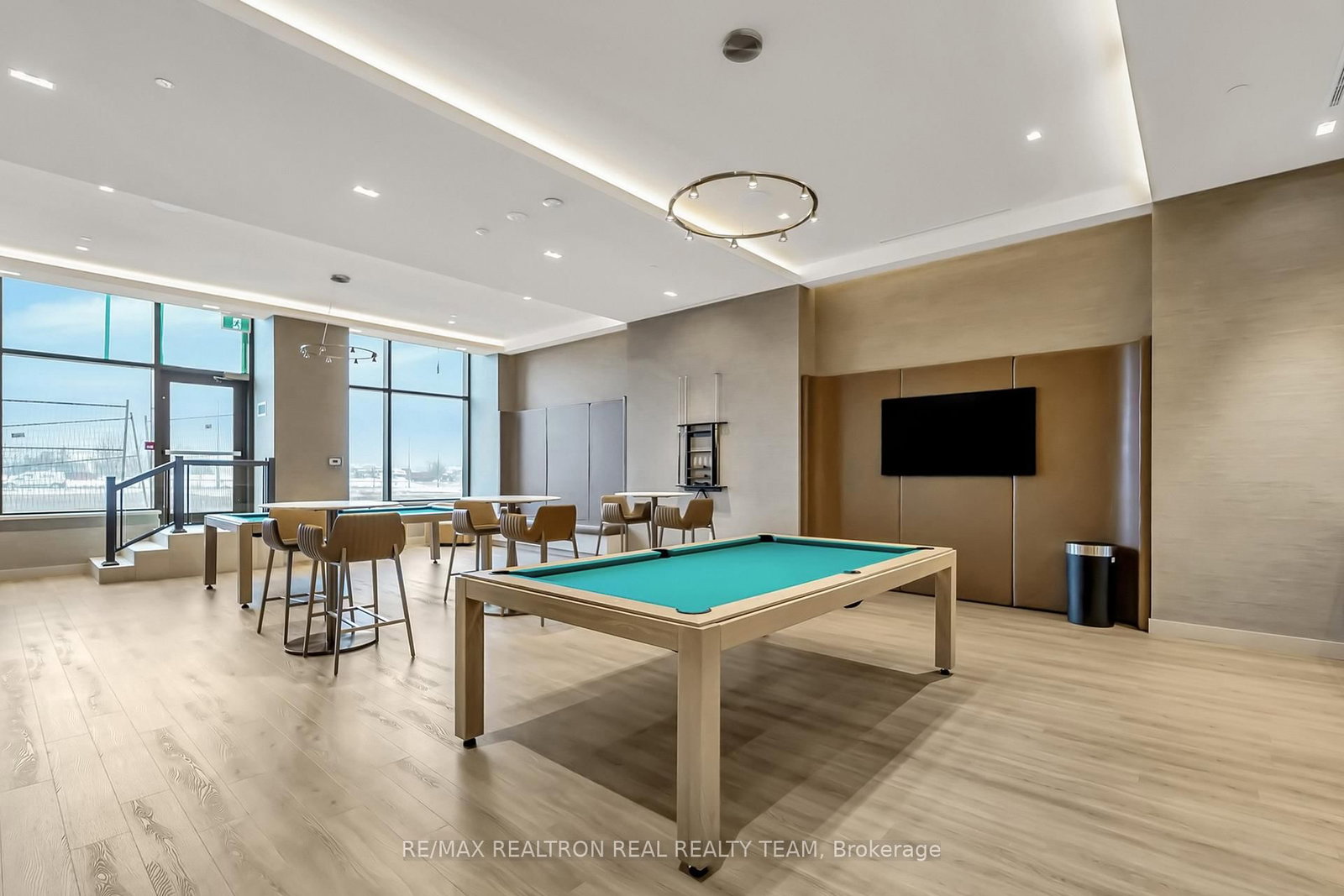 8960 Jane Street, Unit 211 - Photo 43