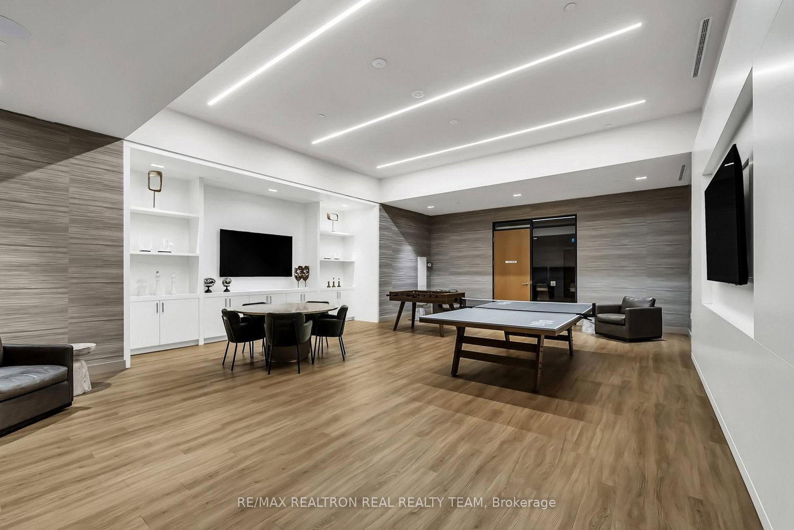 8960 Jane Street, Unit 211 - Photo 44