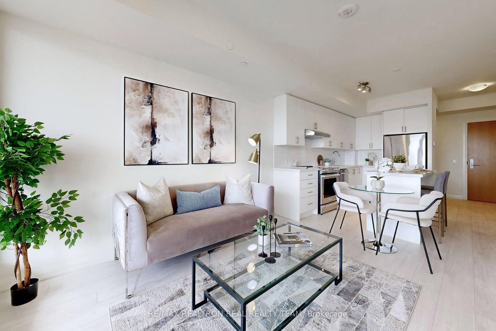 8960 Jane Street, Unit 211 - Photo 9