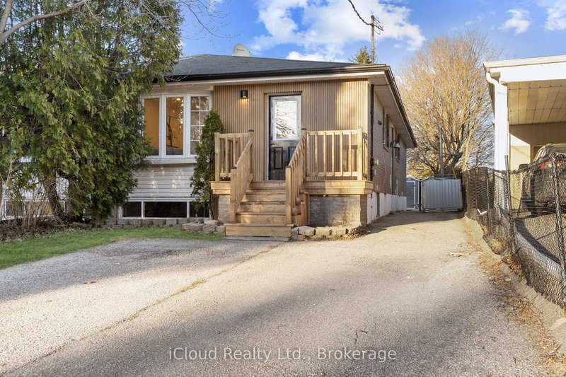 107 Bayview Pkwy, Newmarket, L3Y 3W2 | Image 3