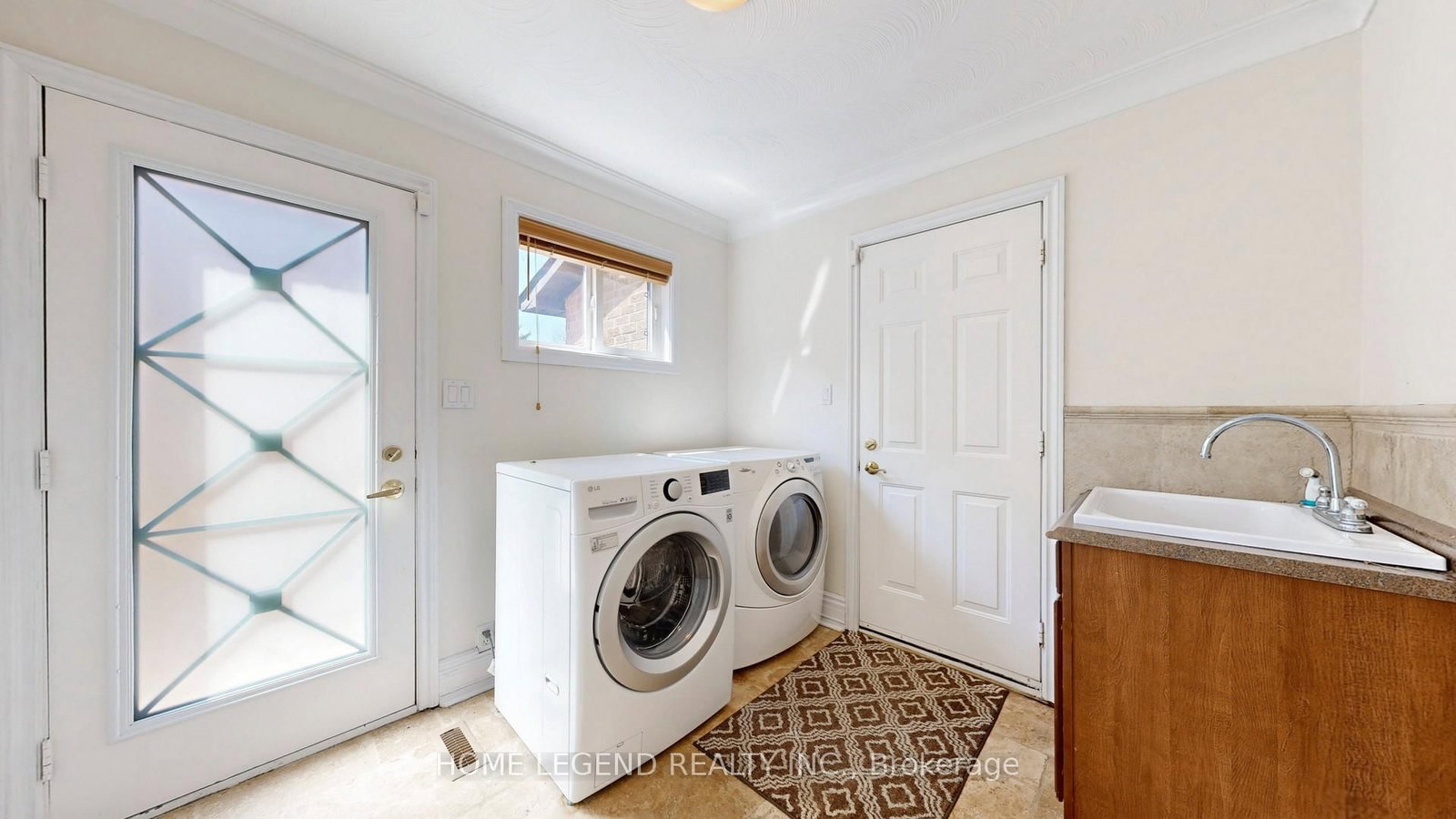 Detached House for lease at 261 Fincham Avenue, Markham, Ontario, L3P 4E5 - Markham Village - MLS: N12985798