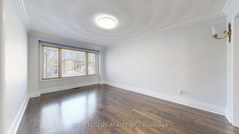 261 Fincham Ave, Markham, L3P 4E5 | Image 3