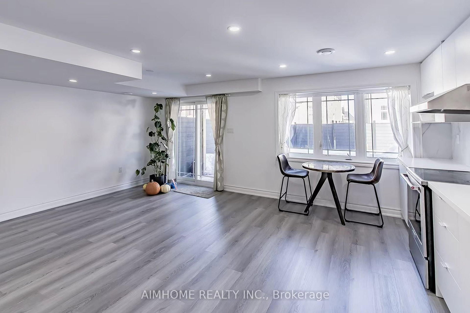 50 Drizzel Crescent, Unit Bsmt - Photo 2