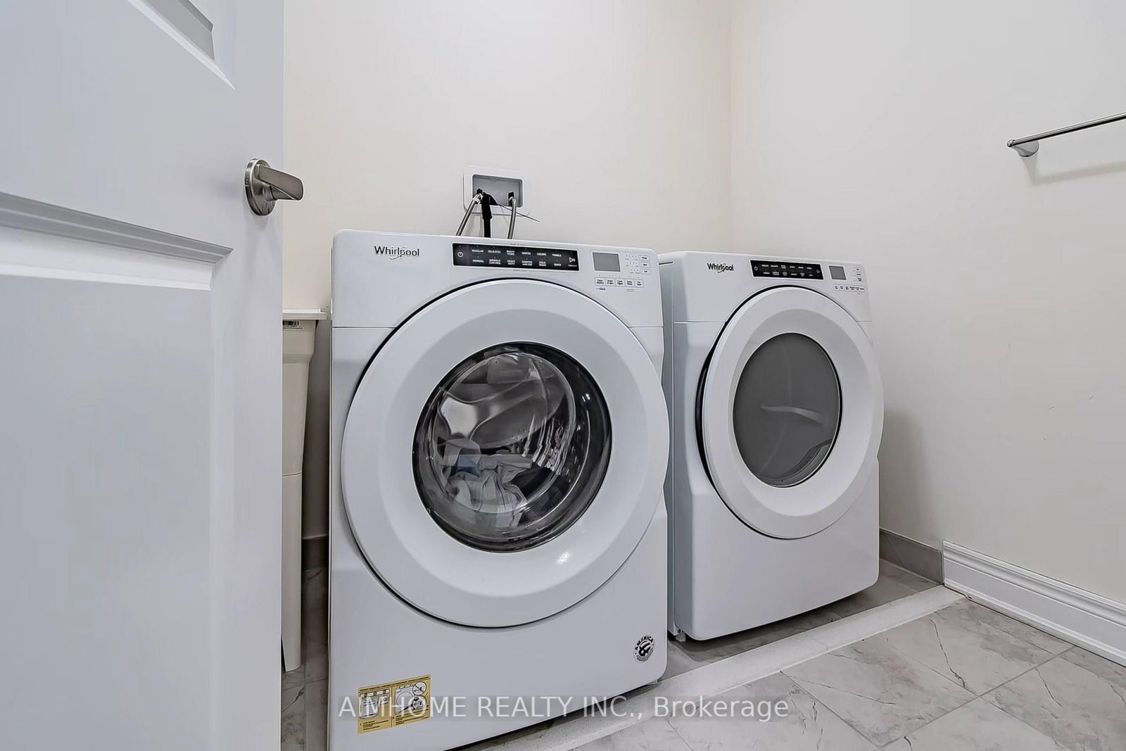 50 Drizzel Crescent, Unit Upper Level - Photo 26