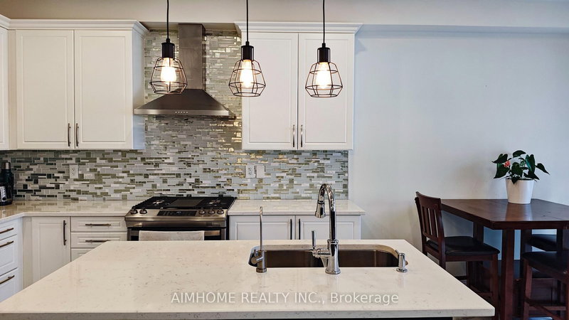 Upper Level - 50 Drizzel Cres, Richmond Hill, L4E 2G8 | Image 3