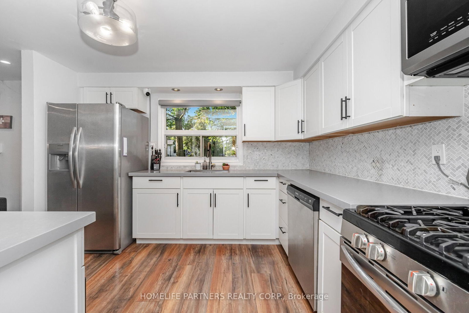 Detached House for sale at 749 Happyvale Drive, Innisfil, Ontario, L9S 2E6 - Alcona - MLS: N12985970