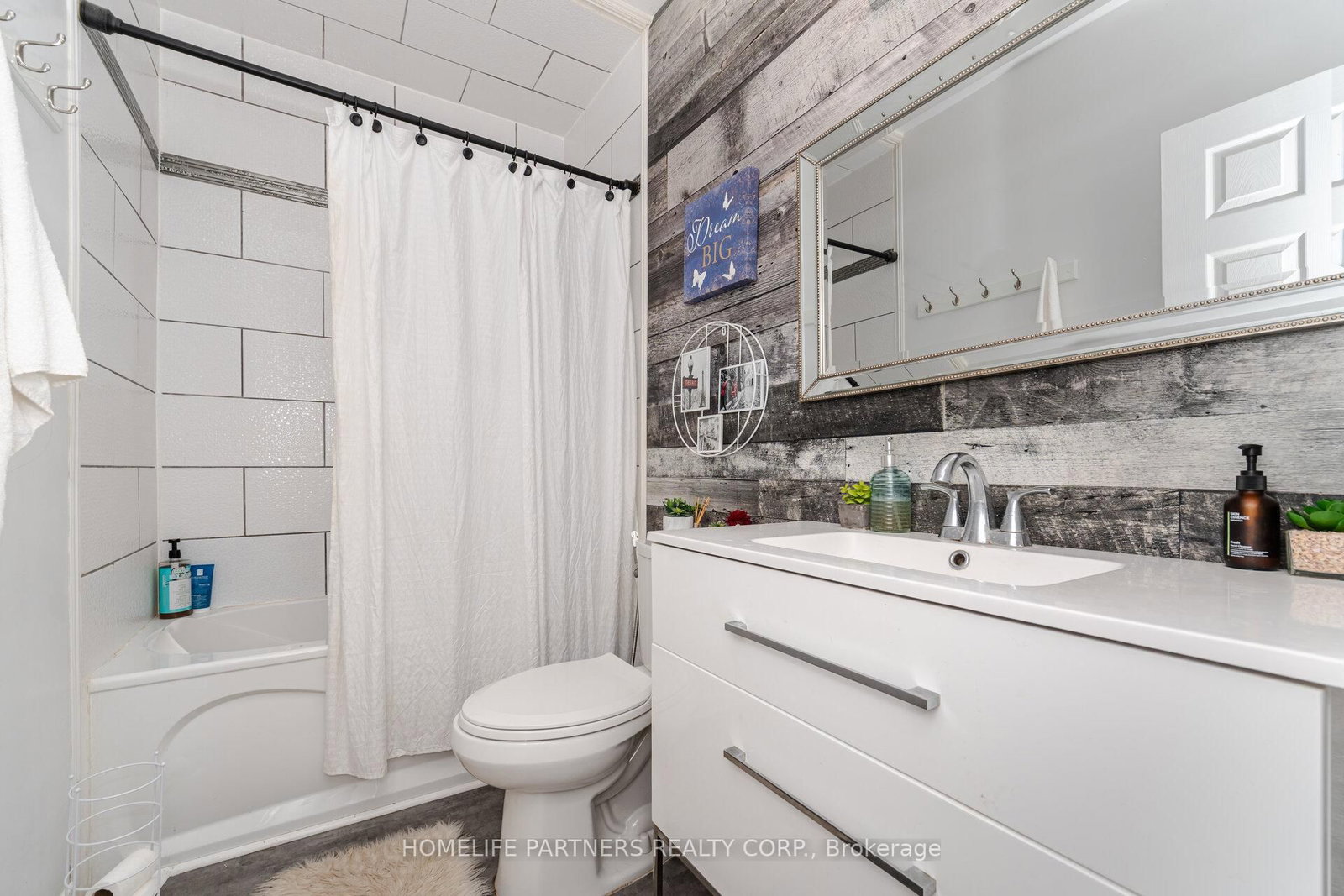 Detached House for sale at 749 Happyvale Drive, Innisfil, Ontario, L9S 2E6 - Alcona - MLS: N12985970