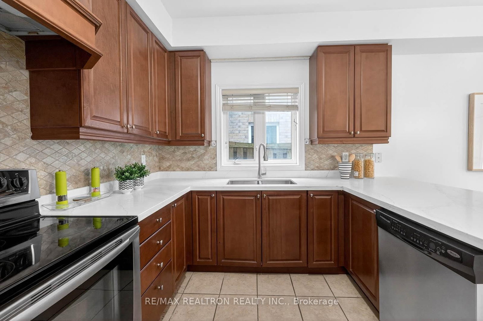 Detached House for sale at 71 Timber Valley Avenue, Richmond Hill, Ontario, L4E 4Z8 - Oak Ridges - MLS: N12986104