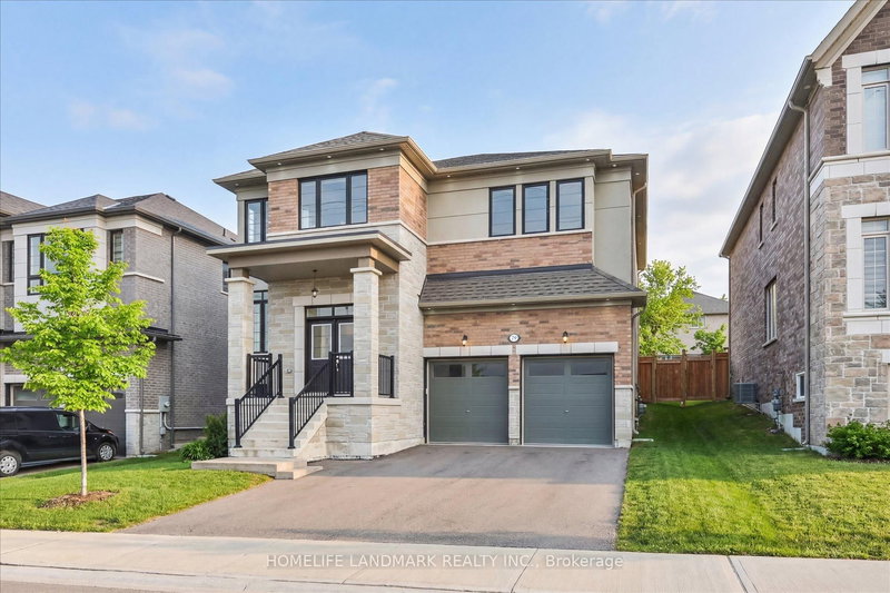 79 Bethpage Cres, Newmarket, L3X 0M4 | Image 2