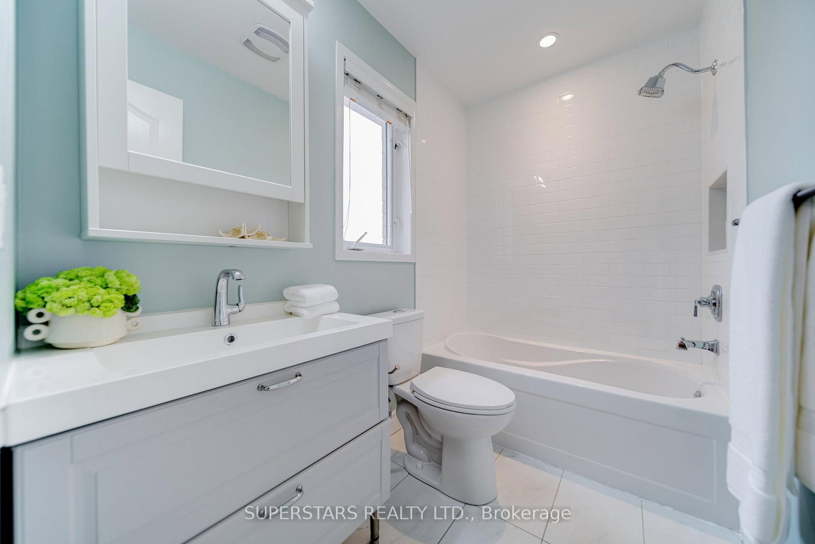 Townhouse for sale at 329 Bur Oak Avenue, Markham, Ontario, L6C 2V3 - Berczy - MLS: N12986240