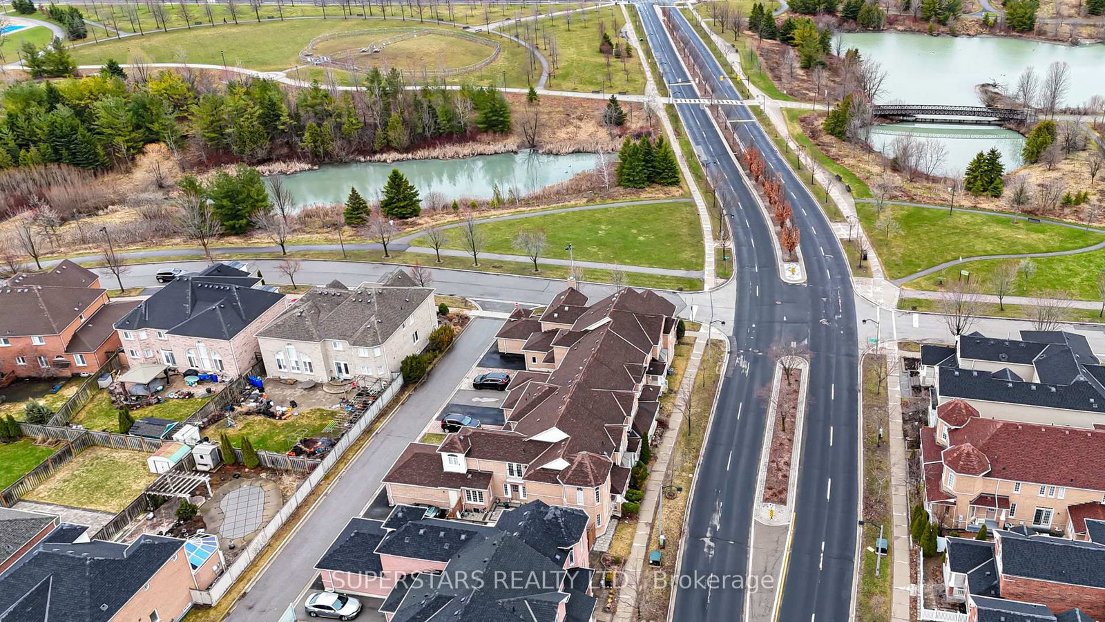 Townhouse for sale at 329 Bur Oak Avenue, Markham, Ontario, L6C 2V3 - Berczy - MLS: N12986240