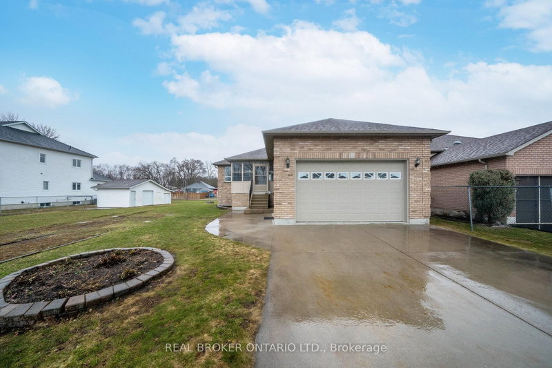 home for lease on 1092 Alfred Street