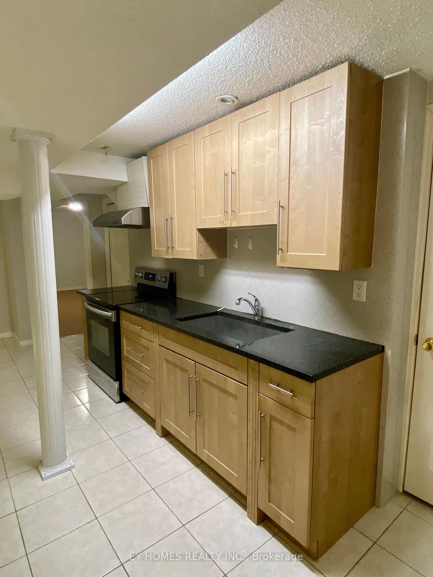 29 Constantia Street, Unit Basement - Photo 3