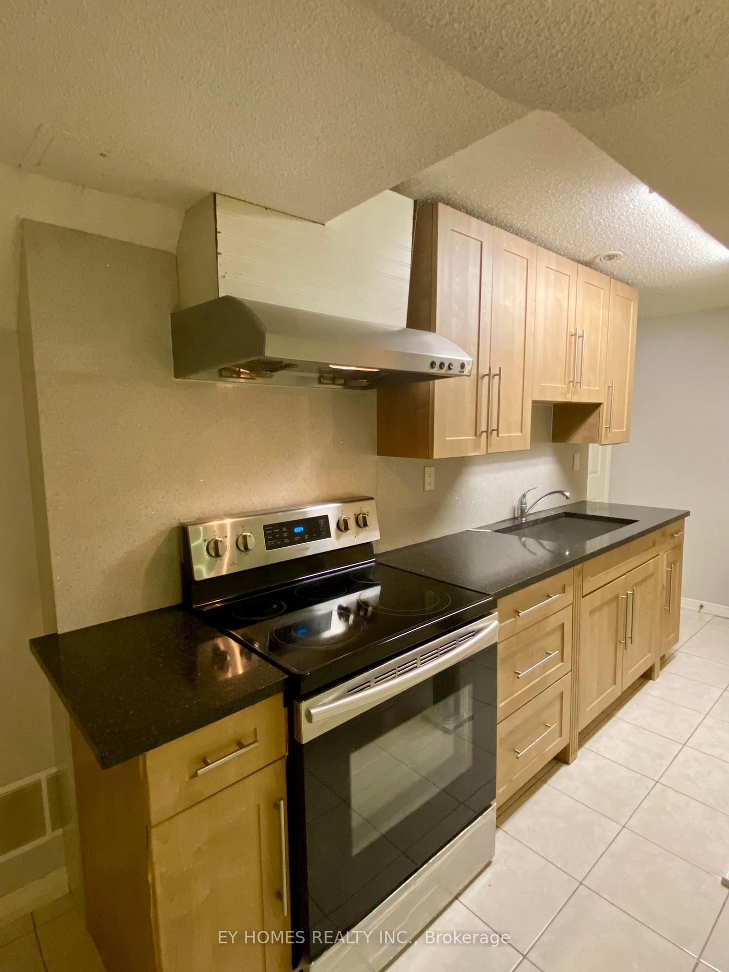 29 Constantia Street, Unit Basement - Photo 4