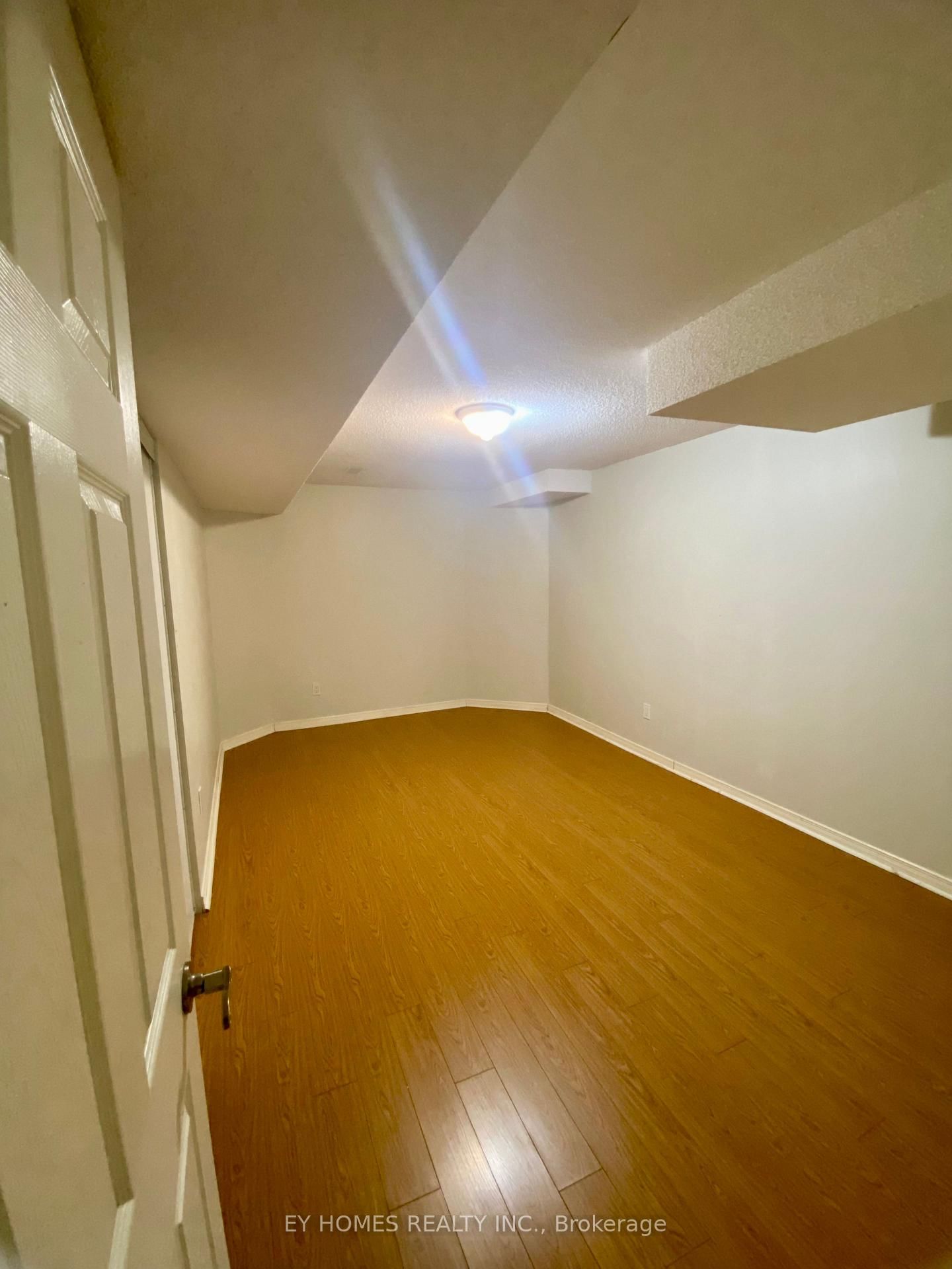 29 Constantia Street, Unit Basement - Photo 8