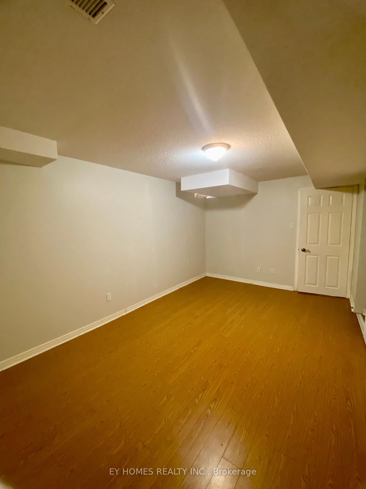 29 Constantia Street, Unit Basement - Photo 9