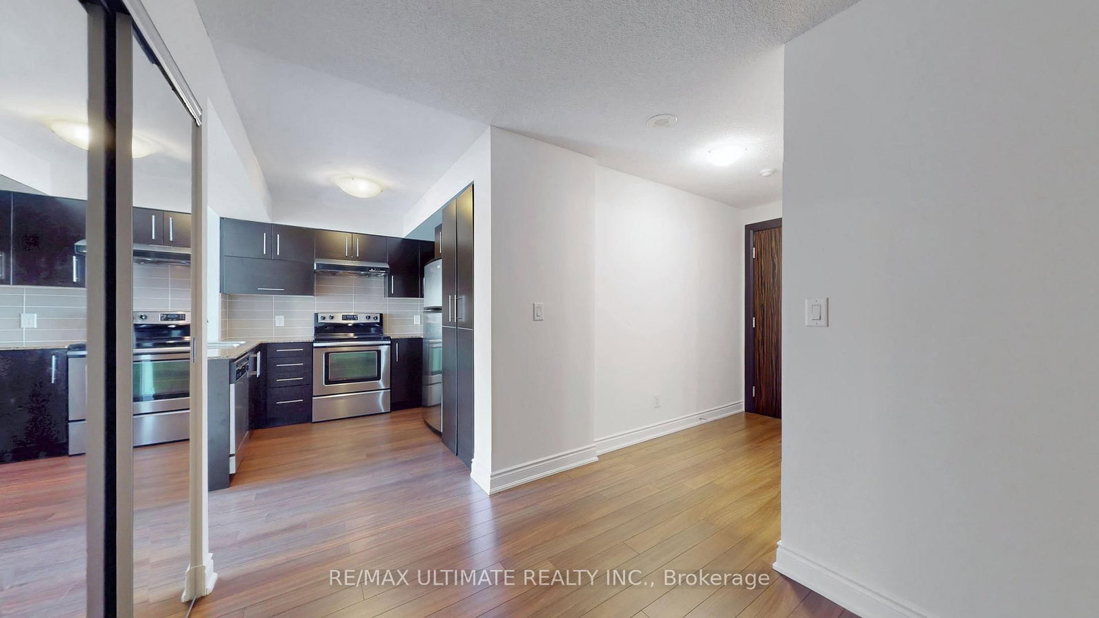 273 SOUTH PARK Road • #718 • Markham, ON photo 16