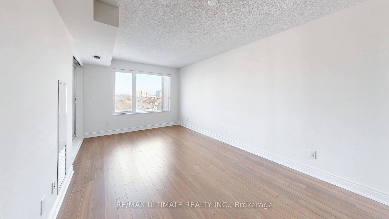 273 SOUTH PARK Road • #718 • Markham, ON photo 4