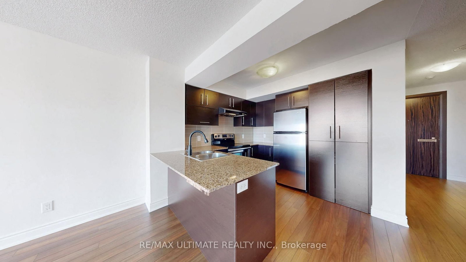 273 SOUTH PARK Road • #718 • Markham, ON photo 8