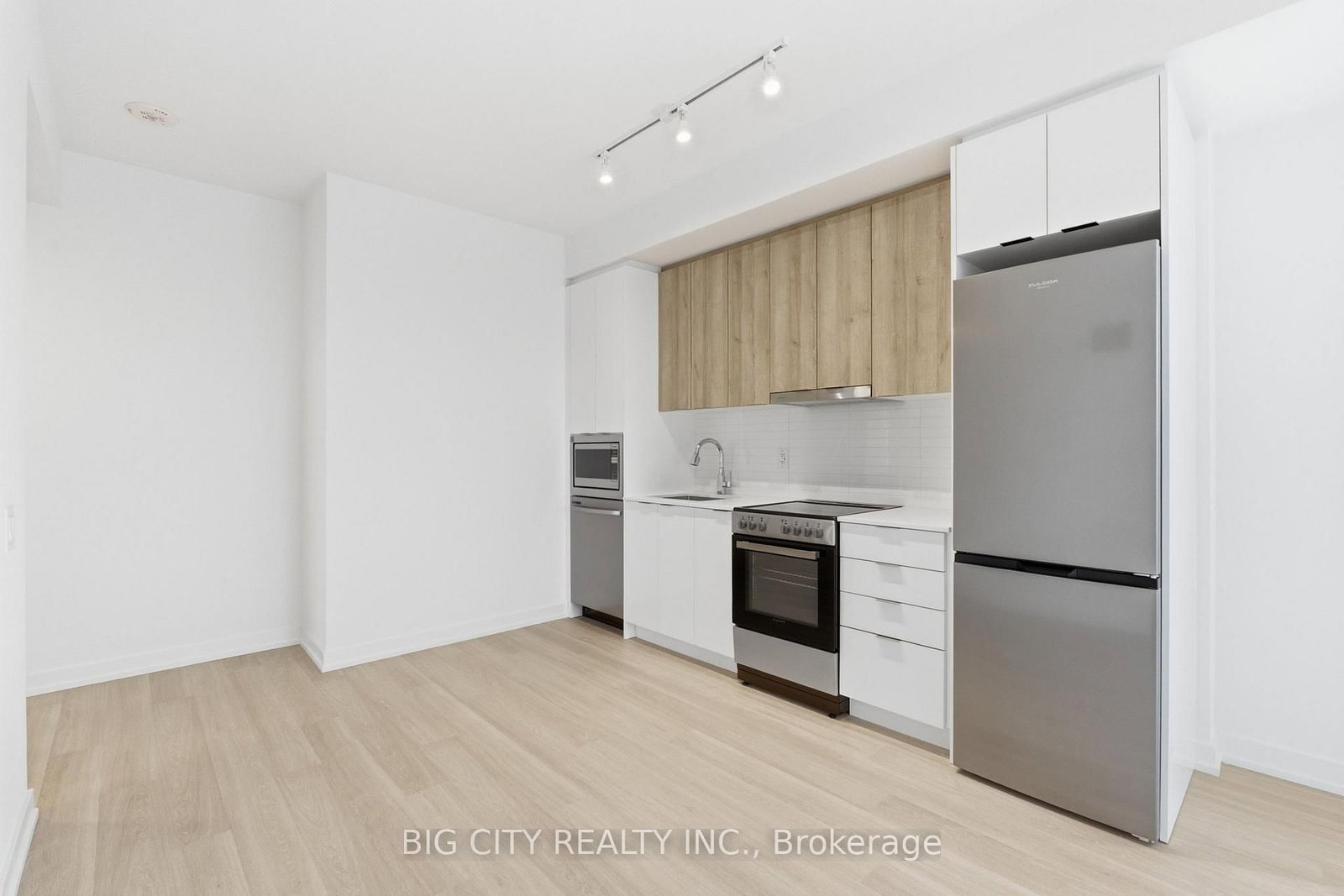 9763 Markham Road, Unit 238 - Photo 6