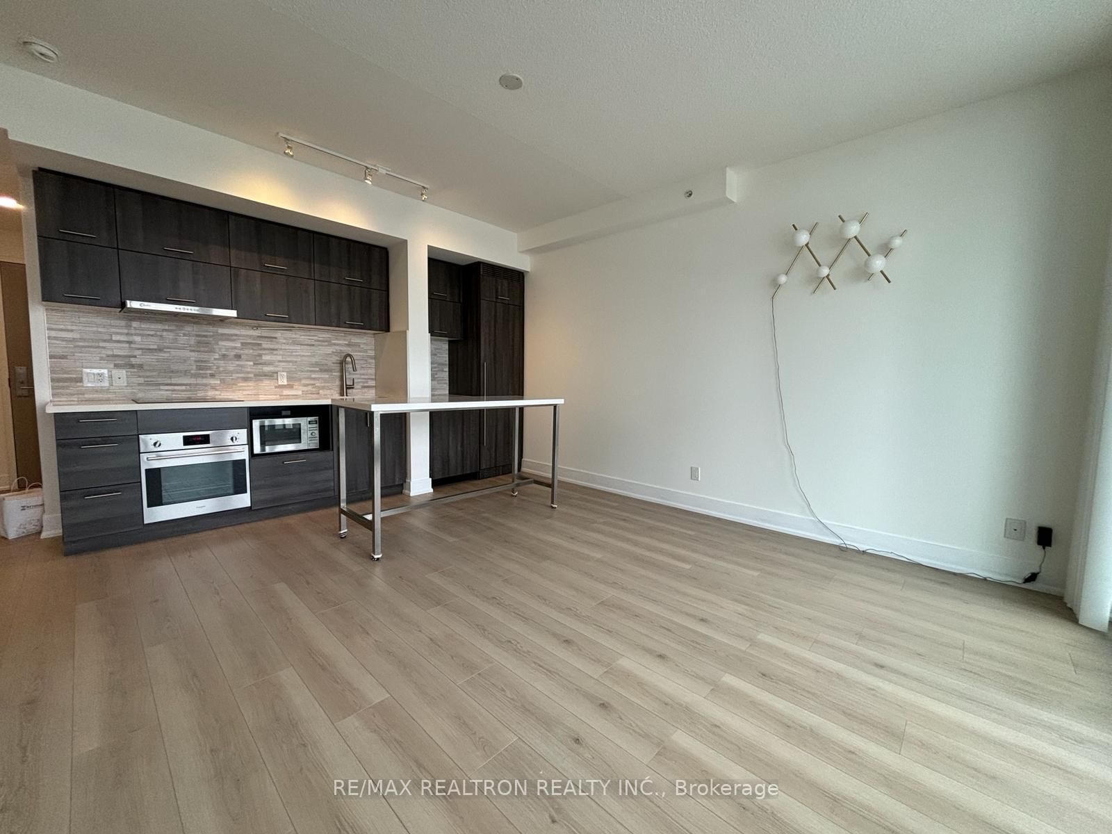 180 Enterprise Boulevard, Unit 901 - Photo 2