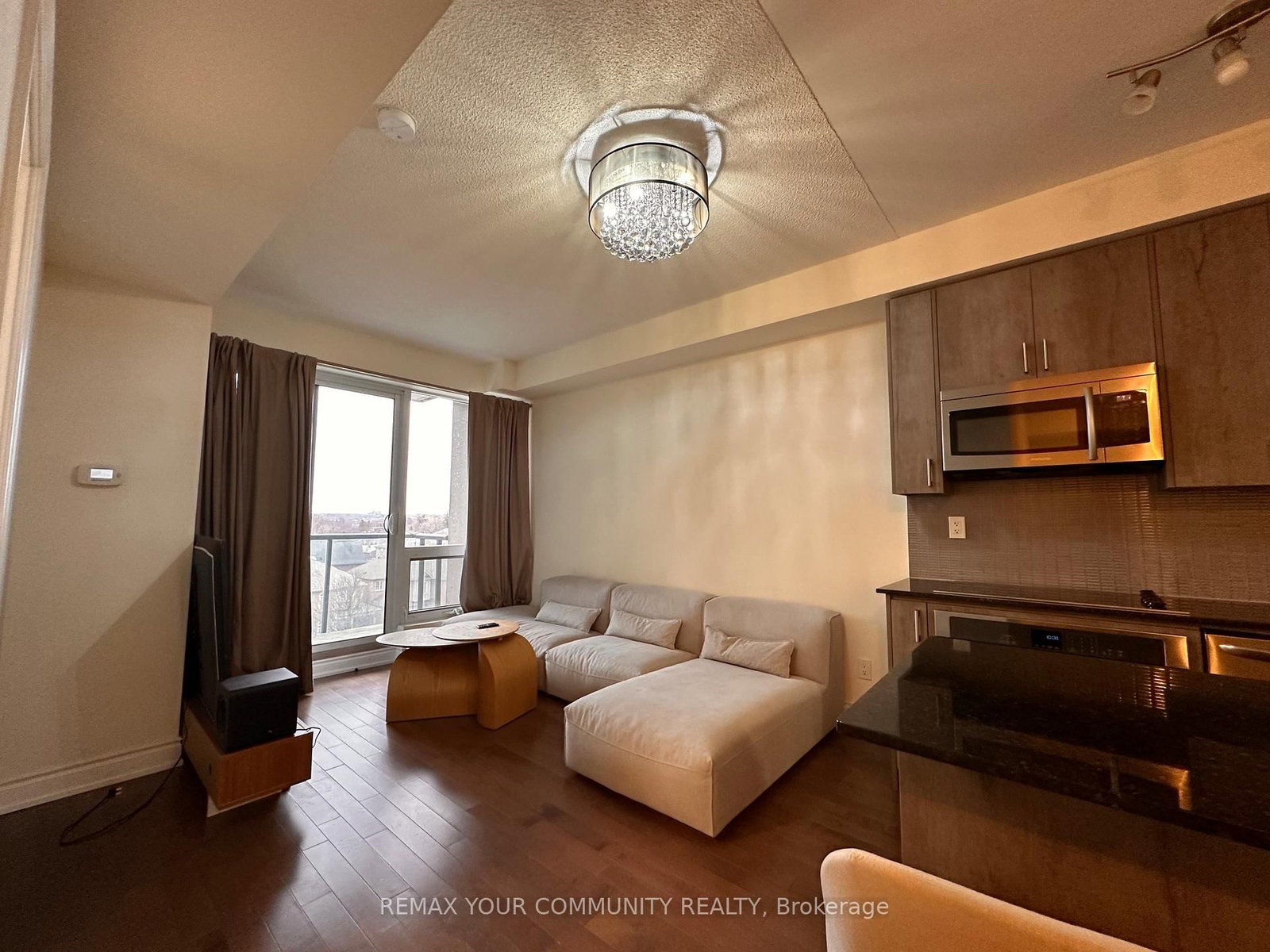 9088 Yonge Street, Unit 501 - Photo 10