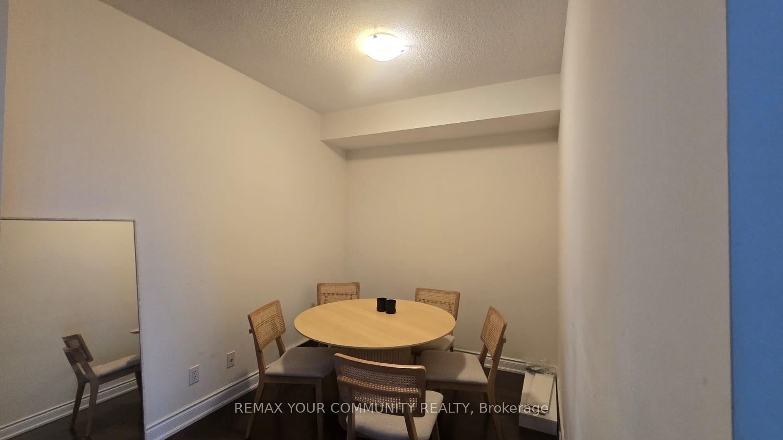 9088 Yonge Street, Unit 501 - Photo 13