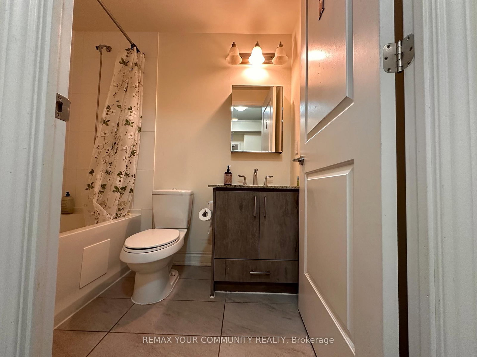 9088 Yonge Street, Unit 501 - Photo 15