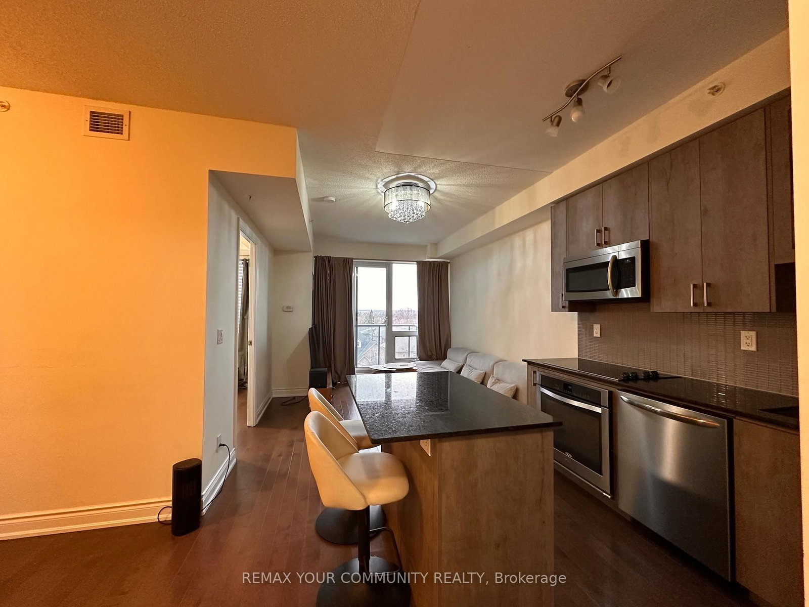 9088 Yonge Street, Unit 501 - Photo 5