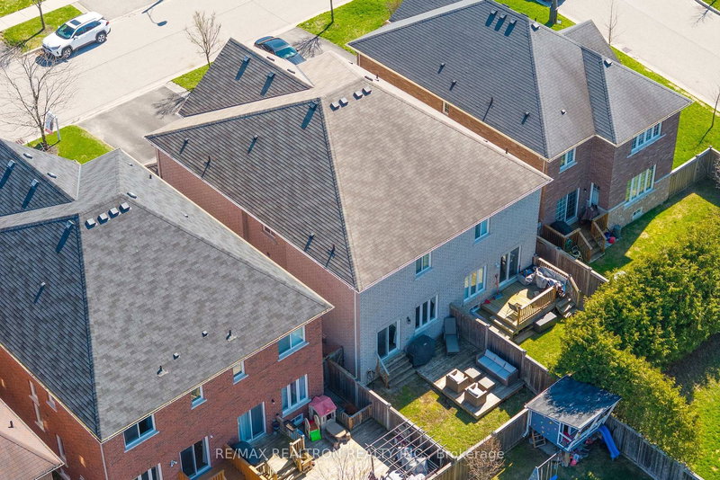 86 Donald Stewart Cres, East Gwillimbury, L0G 1M0 | Image 2