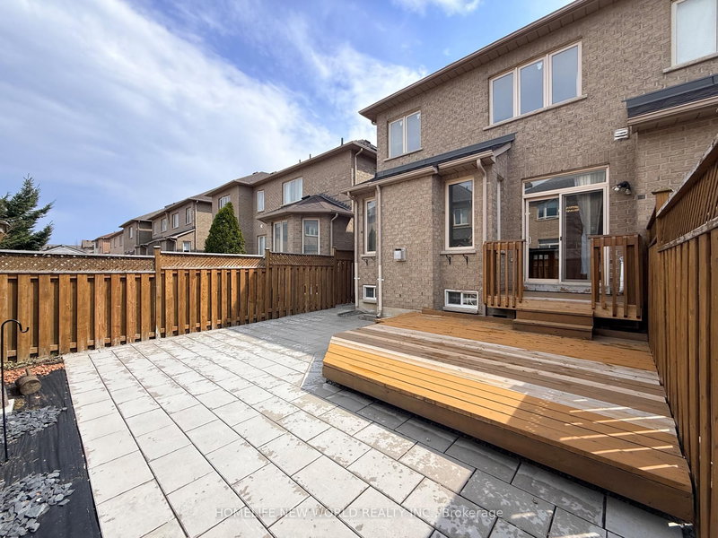 20 Sanderson Rd, Markham, L6C 2H8 | Image 2