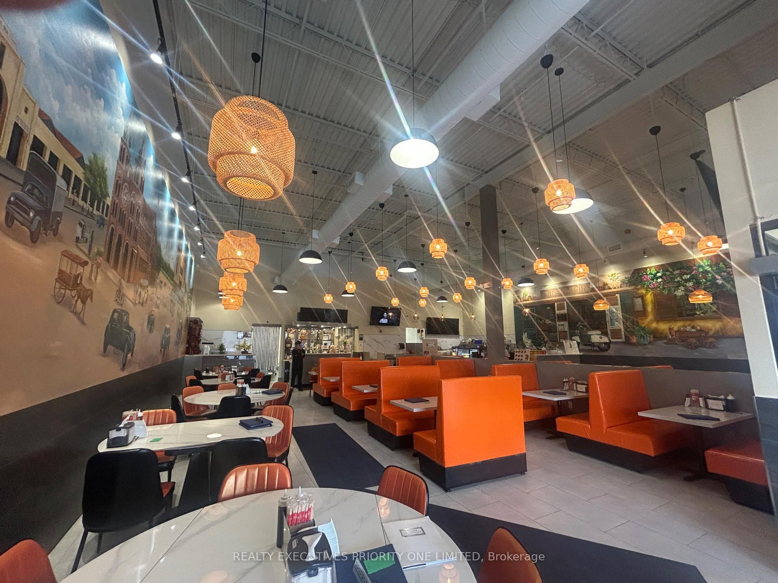 180 Holland Street W - Photo 6