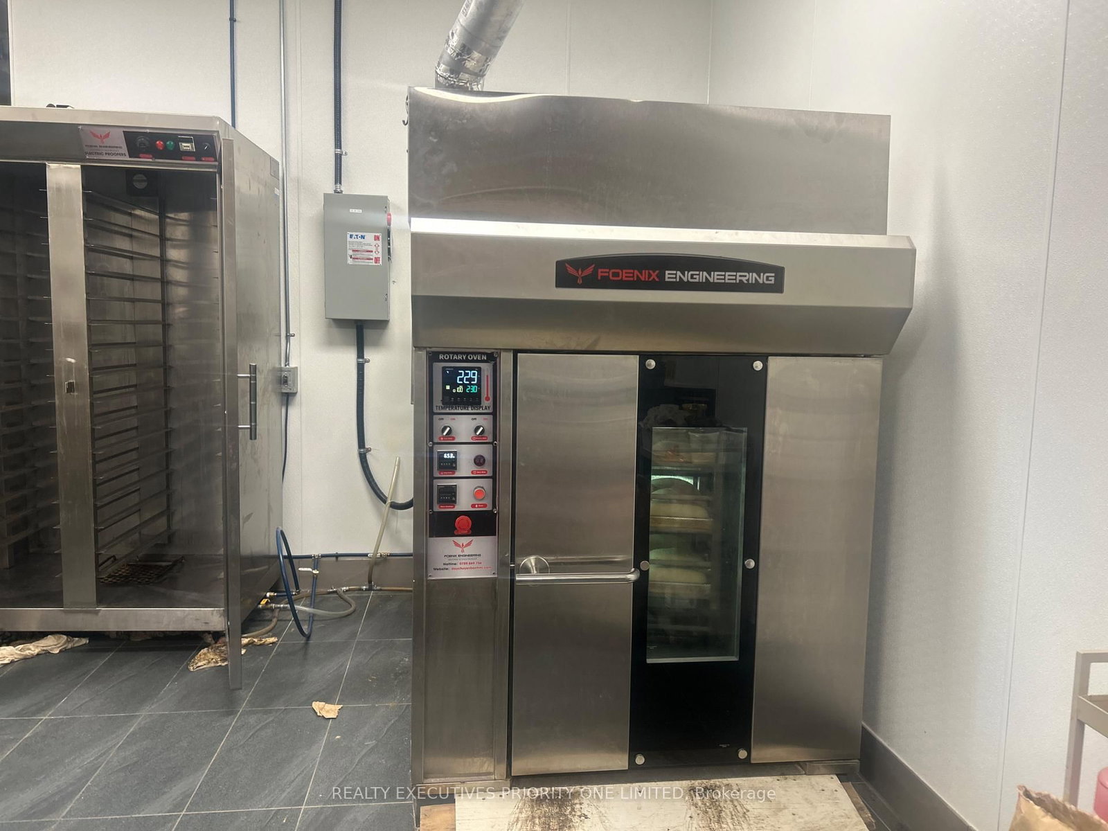 180 Holland Street W - Photo 7