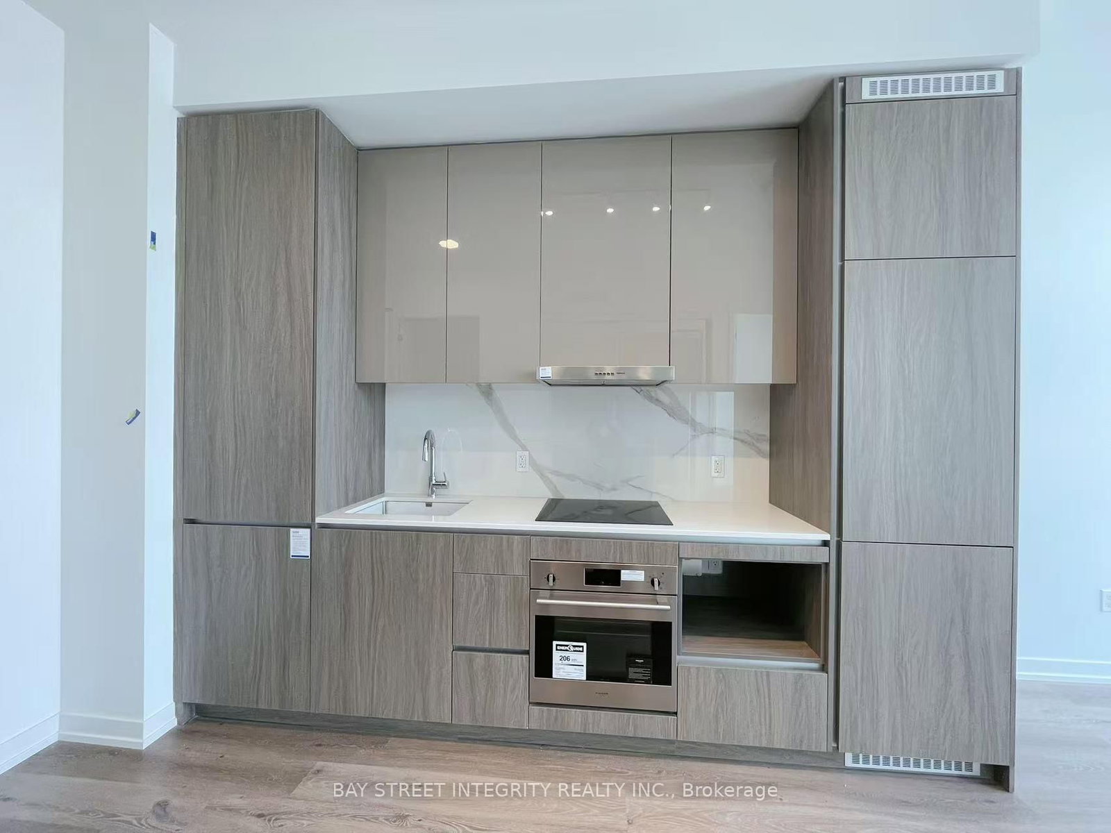 28 Interchange Way, Unit 1911 - Photo 2