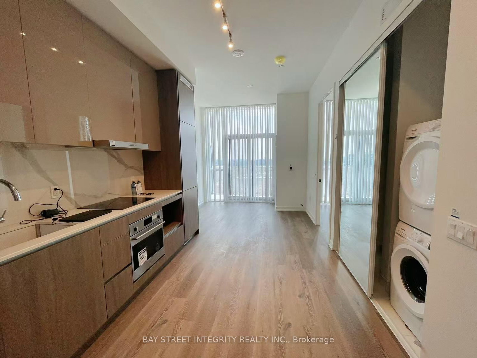 28 Interchange Way, Unit 1911 - Photo 3