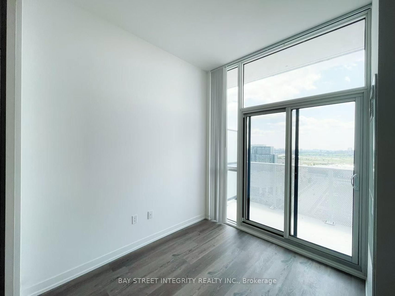 28 Interchange Way, Unit 1911 - Photo 5