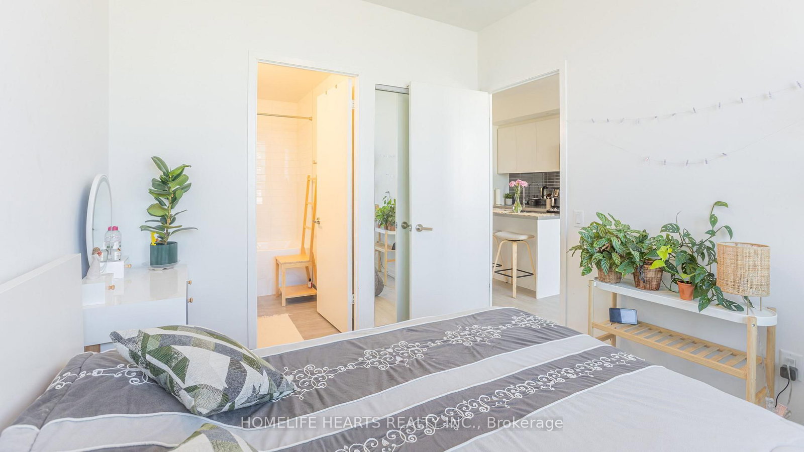 8868 Yonge Street, Unit 818 - Photo 12