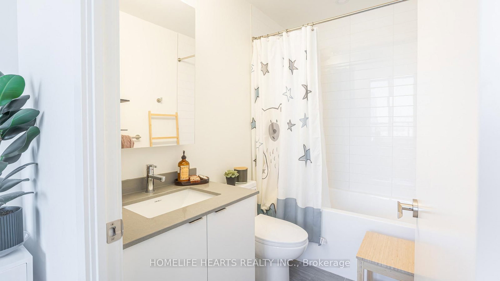 8868 Yonge Street, Unit 818 - Photo 13
